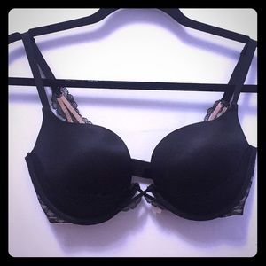 VS black push up bra